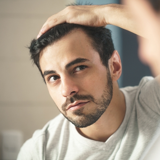 Šest způsobů, jak na vypadávání vlasů u mužů