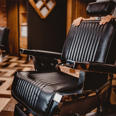 Znovuotevření barber shopů a kadeřnictví