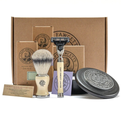 Dárková sada mýdla, štětky a Mach 3 strojku na holení CAPTAIN FAWCETT Shaving gift set